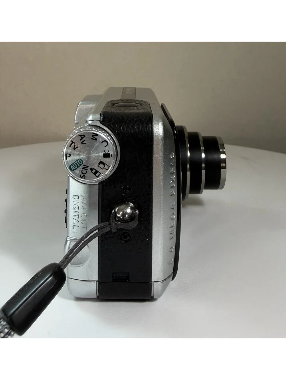 Canon PowerShot S80 Digital Camera BLK/Silver 8.0 MP W/Battery, Charger, 2GB SD